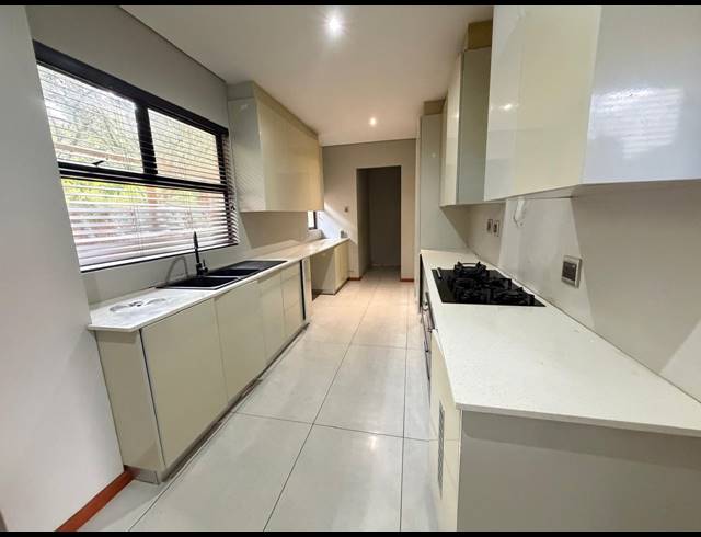 5 BEDROOM FREESTANDING TO LET IN HILLTOP PRIVATE ESTATE
